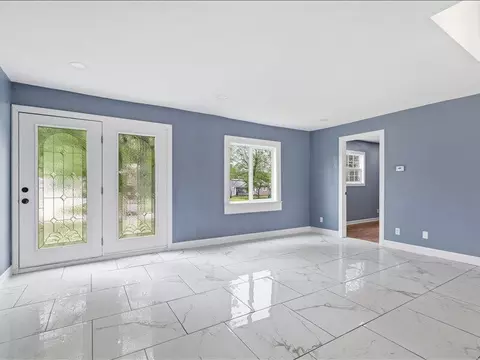 Living - 1209 N Central Ave, Monett, MO 65708 photo 2 of 4