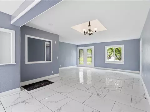 Living - 1209 N Central Ave, Monett, MO 65708 photo 4 of 4