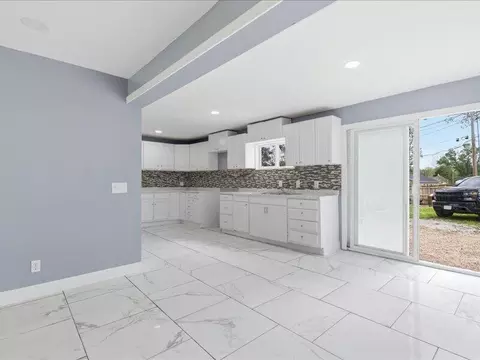 Entry Way - 1209 N Central Ave, Monett, MO 65708 photo 1 of 1