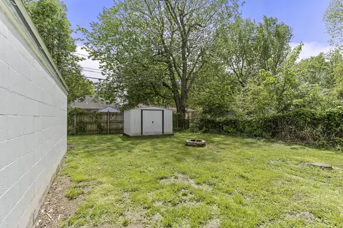 Exterior - 1536 E Whiteside St, Springfield, MO 65804 photo 7 of 9