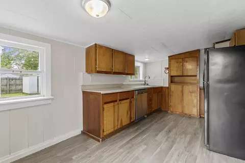 Kitchen - 1536 E Whiteside St, Springfield, MO 65804 photo 3 of 4