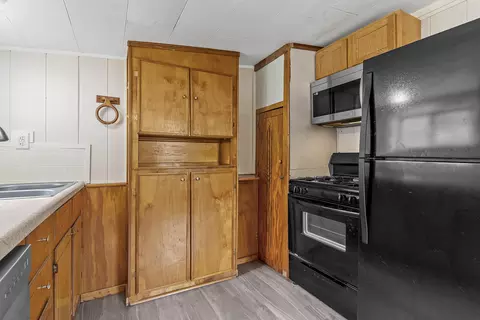 Kitchen - 1536 E Whiteside St, Springfield, MO 65804 photo 4 of 4