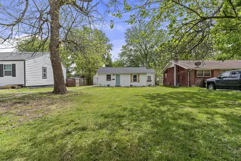 Exterior - 1536 E Whiteside St, Springfield, MO 65804 photo 9 of 9