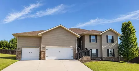 2205 W Drake St, Springfield, MO 65810