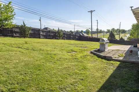 Exterior - 2205 W Drake St, Springfield, MO 65810 photo 3 of 5