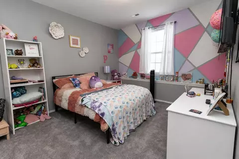 Bedroom - 2205 W Drake St, Springfield, MO 65810 photo 5 of 6