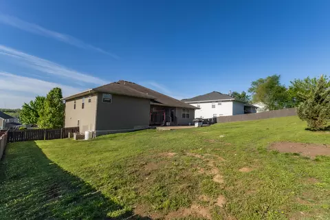 Exterior - 2205 W Drake St, Springfield, MO 65810 photo 5 of 5