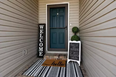Entry Way - 2205 W Drake St, Springfield, MO 65810 photo 1 of 5