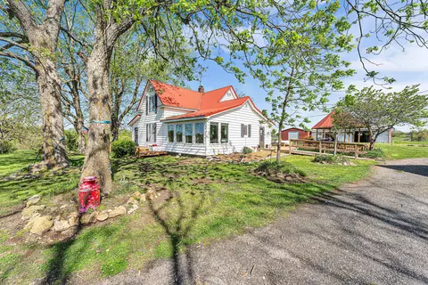 21822 Lawrence 1230, Aurora, MO 65605