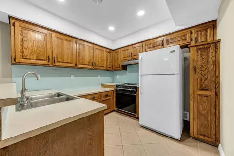 Kitchen - 3605 E Delmar St, Springfield, MO 65809 photo 5 of 6