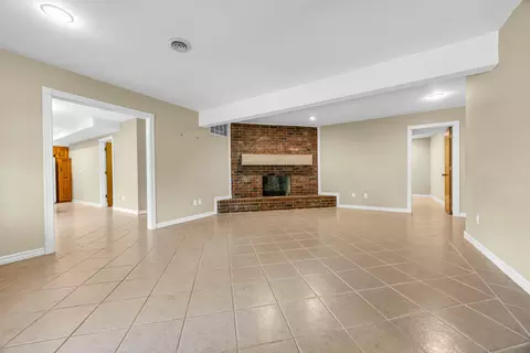 Living - 3605 E Delmar St, Springfield, MO 65809 photo 3 of 7