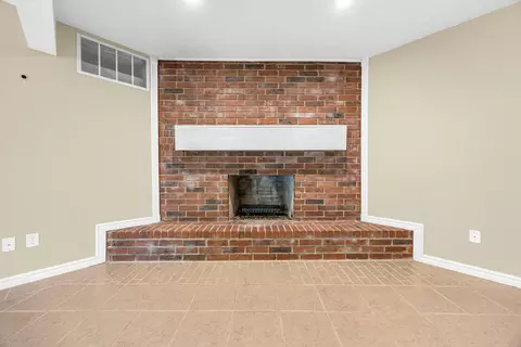 Living - 3605 E Delmar St, Springfield, MO 65809 photo 4 of 7
