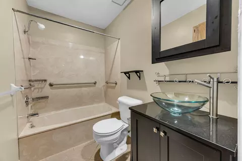 Bath - 3605 E Delmar St, Springfield, MO 65809 photo 4 of 4