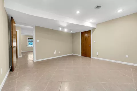 Living - 3605 E Delmar St, Springfield, MO 65809 photo 7 of 7
