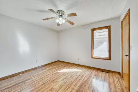 Bedroom - 1502 E Mcclernon St, Springfield, MO 65803 photo 3 of 6