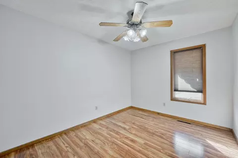 Bedroom - 1502 E Mcclernon St, Springfield, MO 65803 photo 5 of 6
