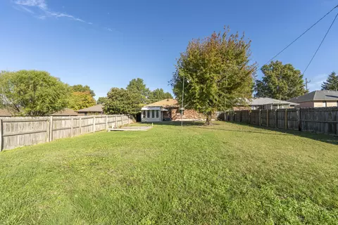 Exterior - 1502 E Mcclernon St, Springfield, MO 65803 photo 6 of 9