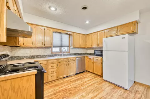 Kitchen - 1502 E Mcclernon St, Springfield, MO 65803 photo 2 of 3
