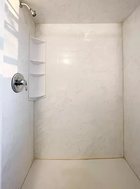 Bath - 6396 E Skyline Dr, Springfield, MO 65809 photo 7 of 7