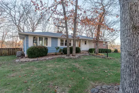 6396 E Skyline Dr, Springfield, MO 65809
