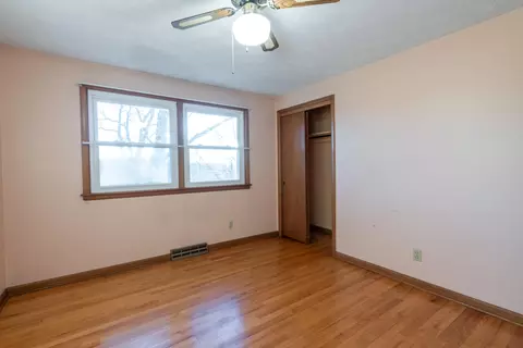 Bedroom - 6396 E Skyline Dr, Springfield, MO 65809 photo 3 of 10
