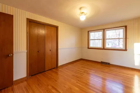 Bedroom - 6396 E Skyline Dr, Springfield, MO 65809 photo 4 of 10