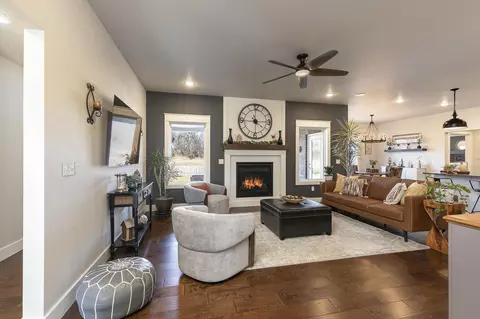 Living - 4749 E Rutherford St, Springfield, MO 65802 photo 1 of 6