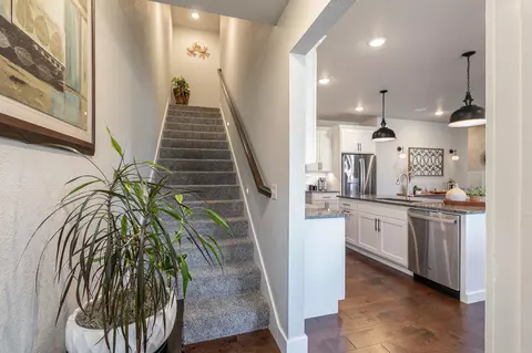 Entry Way - 4749 E Rutherford St, Springfield, MO 65802 photo 5 of 7