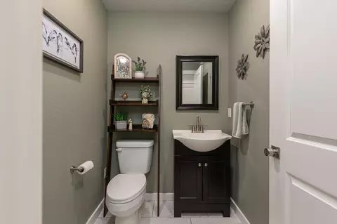 Bath - 4749 E Rutherford St, Springfield, MO 65802 photo 1 of 11