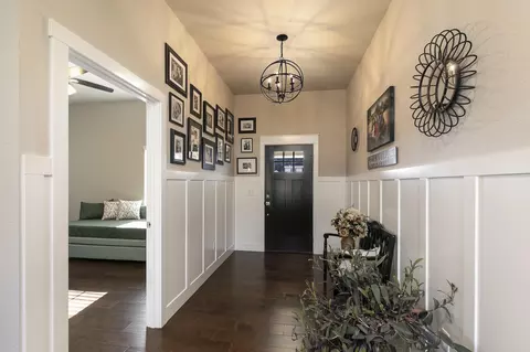 Entry Way - 4749 E Rutherford St, Springfield, MO 65802 photo 1 of 7