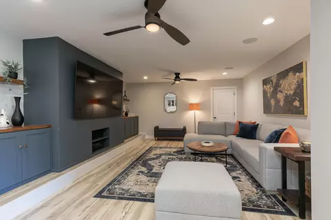 Living - 4749 E Rutherford St, Springfield, MO 65802 photo 5 of 6