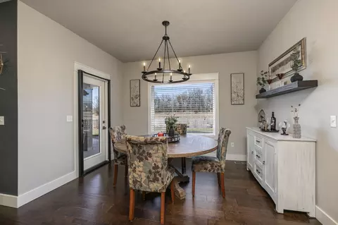 Dining - 4749 E Rutherford St, Springfield, MO 65802 photo 1 of 3