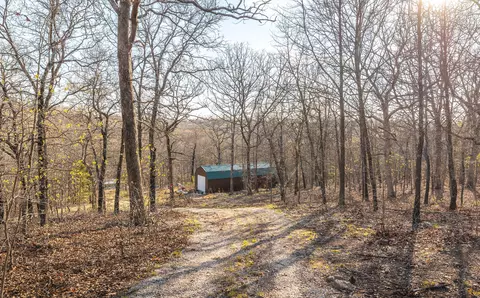 83 Minx Valley Dr, Roach, MO 65787