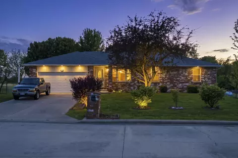 675 S Colony Ave, Bolivar, MO 65613