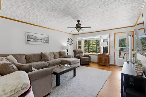 Living - 1009 13th St, Monett, MO 65708 photo 3 of 4