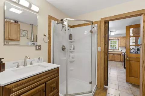 Bath - 1009 13th St, Monett, MO 65708 photo 1 of 3