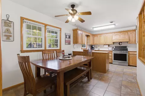 Dining - 1009 13th St, Monett, MO 65708 photo 1 of 1