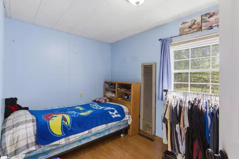 Bedroom - 1009 13th St, Monett, MO 65708 photo 5 of 6
