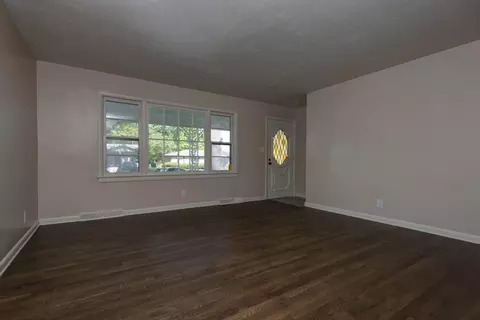 Living - 1846 S Nettleton Ave, Springfield, MO 65807 photo 5 of 6