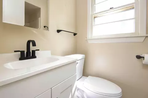Bath - 1846 S Nettleton Ave, Springfield, MO 65807 photo 2 of 3