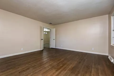 Living - 1846 S Nettleton Ave, Springfield, MO 65807 photo 4 of 6