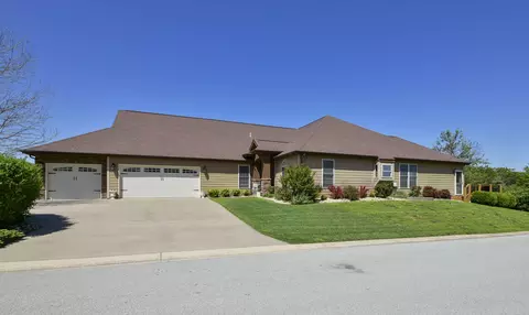 24 Mountain View Ct, Branson West, MO 65737