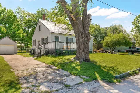 910 S Hazel St, Mount Vernon, MO 65712