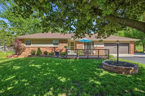 702 S Main St, Willard, MO 65781