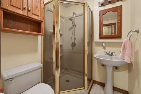 Bath - 537 W Talmage St, Springfield, MO 65803 photo 3 of 7