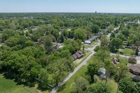 View/Area - 537 W Talmage St, Springfield, MO 65803 photo 7 of 8