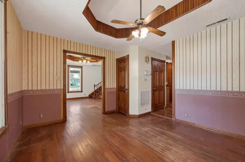 Living - 537 W Talmage St, Springfield, MO 65803 photo 4 of 4