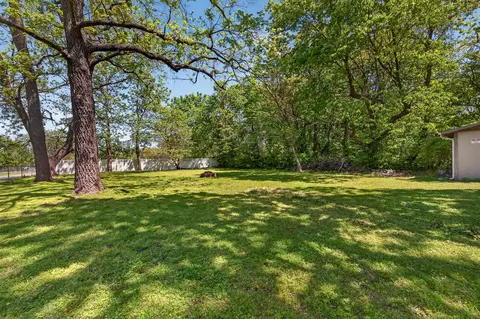 Exterior - 537 W Talmage St, Springfield, MO 65803 photo 14 of 17