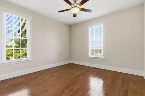 Bedroom - 358 Spring View Pl, Reeds Spring, MO 65737 photo 2 of 9