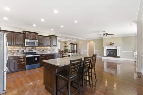Kitchen - 358 Spring View Pl, Reeds Spring, MO 65737 photo 1 of 6